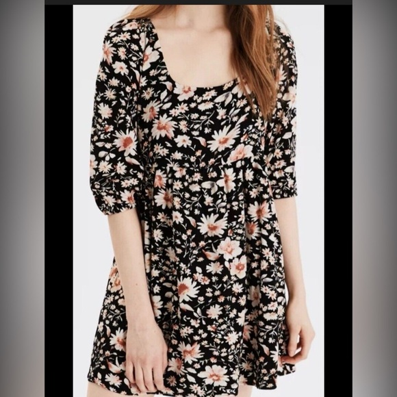 American Eagle Outfitters Dresses & Skirts - American Eagle Outfitters Black Mini Dress with Peach and White Floral Print
